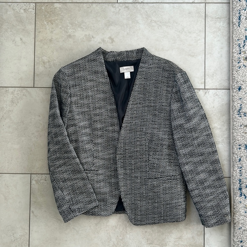 Women’s blazer, stylish, cute, very versatile!